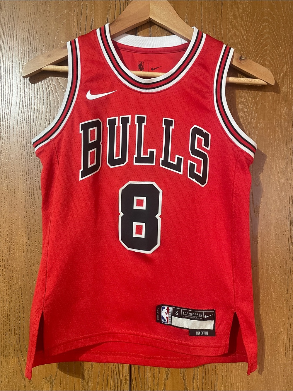 Nike Red Chicago Bulls #8 Basketball Jersey with Black & White Trim 140-150cm